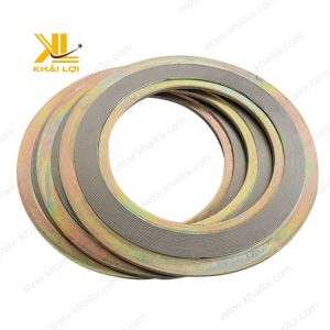 Hình ảnh cận cảnh Ron Chì 3 Lớp 10K với lớp bề mặt sáng bóng.