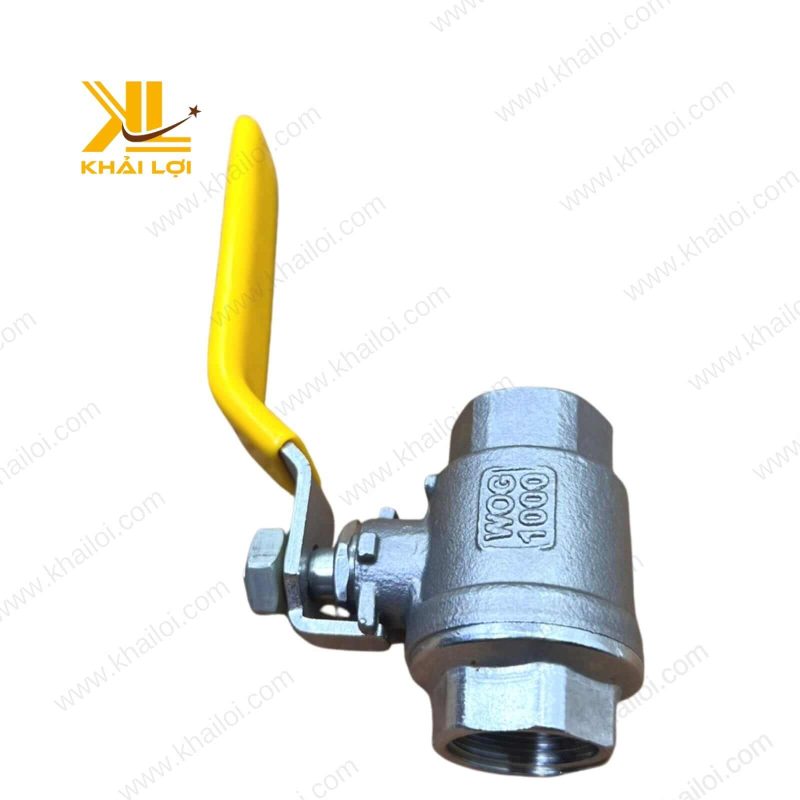 Van bi 2 ngã inox 304 trên nền trắng, màu bạc sáng bóng.