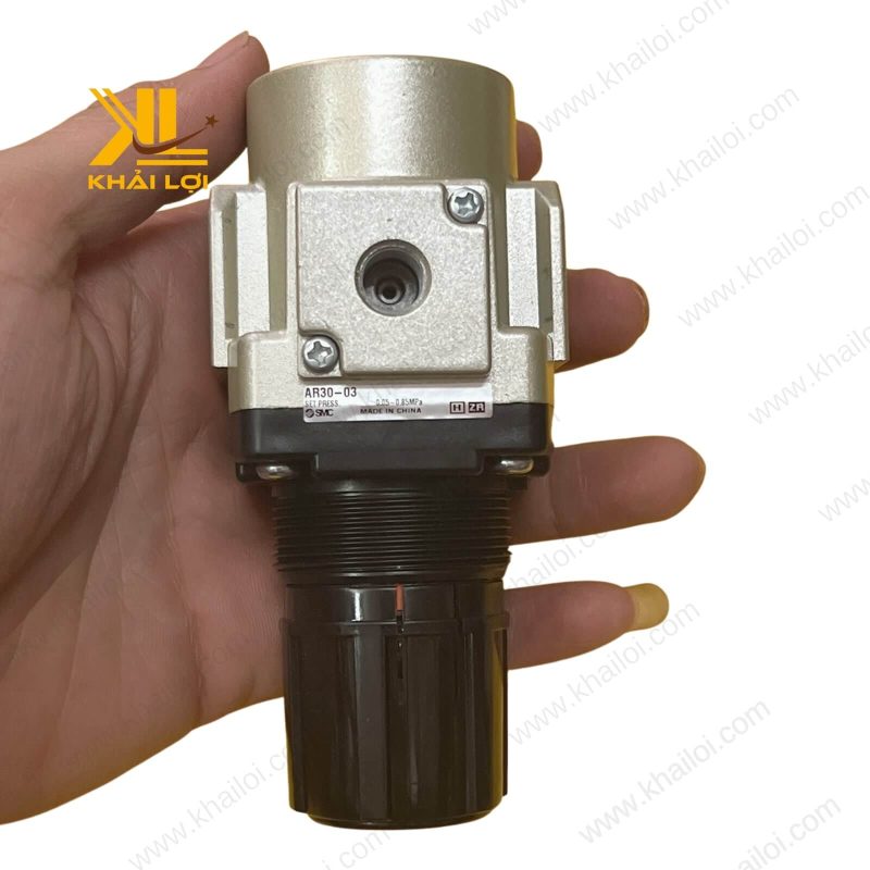 Van chỉnh áp AR SMC với thiết kế nhỏ gọn và màu sắc trang nhã của Vật tư công nghiệp Khải Lợi.
