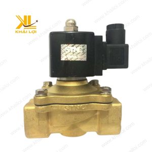 Van điện từ STNC TUW trên nền trắng, nổi bật thân đồng đúc.