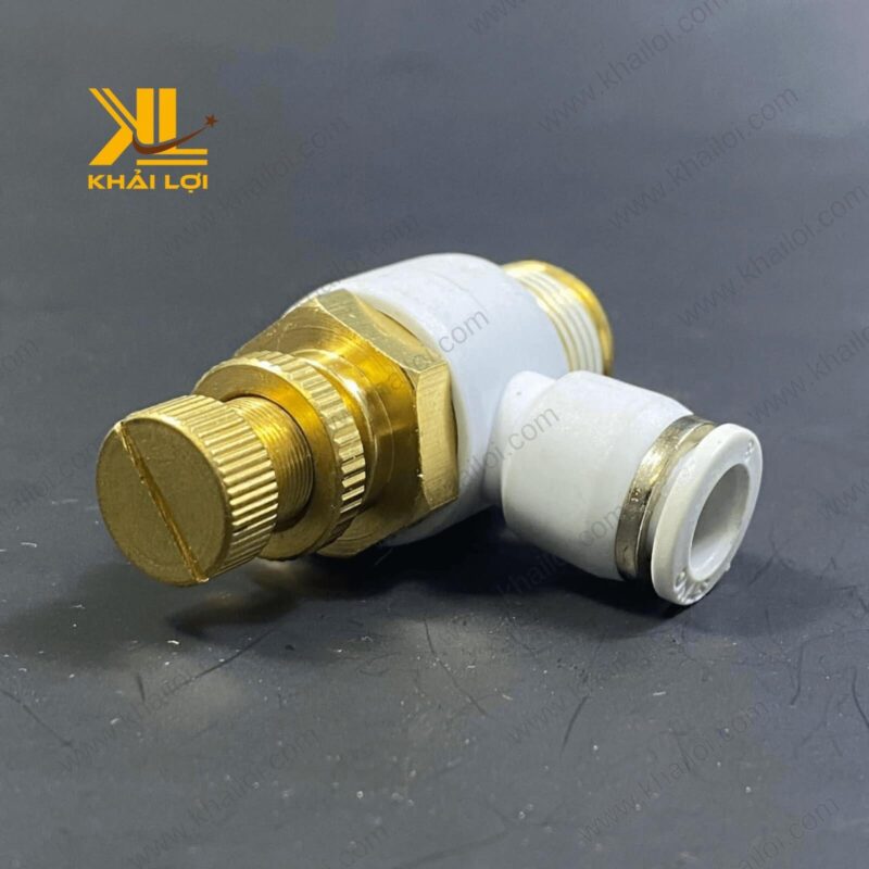 Cận cảnh phần đầu van tiết lưu STNC, với các chi tiết nút điều chỉnh và chất liệu bền bỉ, chống ăn mòn.