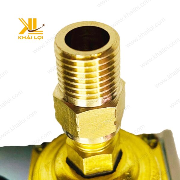 Cà Rá Ren Trong Số 4 với thiết kế ren trong và ren ngoài chắc chắn, phù hợp cho hệ thống nước và khí nén.