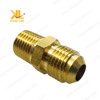 Cận cảnh thiết kế ren ngoài lã ống đồng với chất liệu đồng thau bền bỉ.