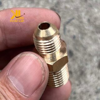 Cận cảnh ren ngoài lã ống đồng với thiết kế chắc chắn, chống rò rỉ.