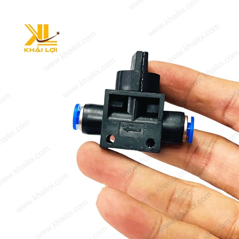 Van khóa hai đầu ống khí nén HVFF của Vật tư công nghiệp Khải Lợi chụp cận cảnh với chất liệu kim loại sáng bóng.