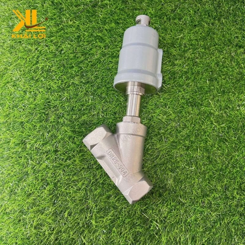 Van Xiên Khí Nén Inox STNC ZFC, mặt bên của van, cho thấy kết cấu chắc chắn và vật liệu inox bền bỉ.