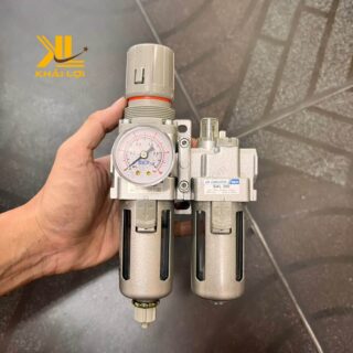 Cận cảnh bộ lọc tách nước và lọc dầu của Bộ Lọc Đôi Khí Nén SKP SAU.