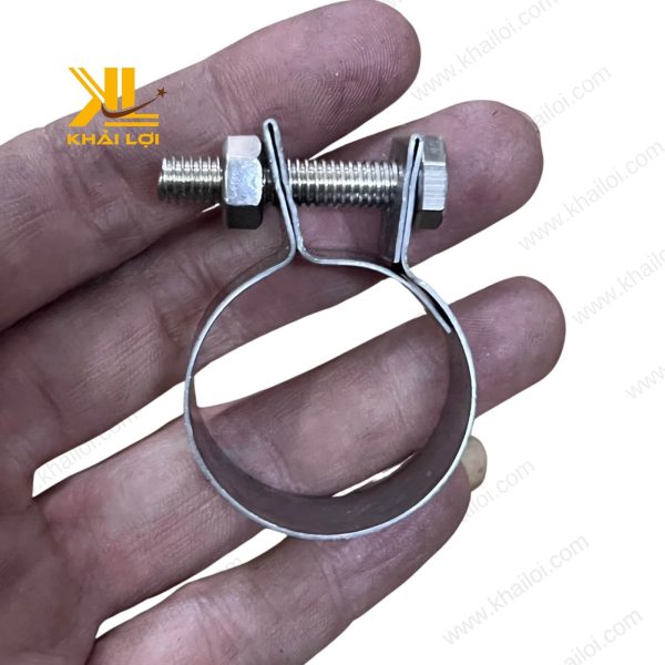 Độ chính xác khóa siết của Cổ Dê Bu Lon.