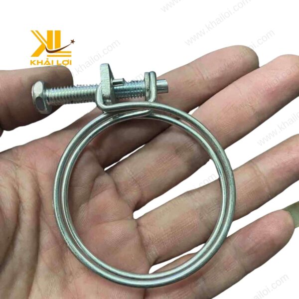 Cận cảnh cổ dê 2 dây chất liệu sắt xi thương hiệu Vật Tư Công Nghiệp Khải Lợi.