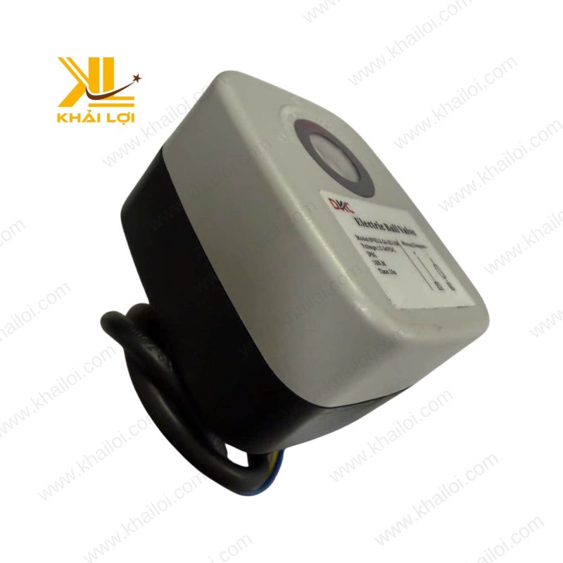 Cận cảnh Motor Van Bi Điện BVE với thân van đồng và vỏ nhựa cao cấp, thiết kế nhỏ gọn và bền bỉ.