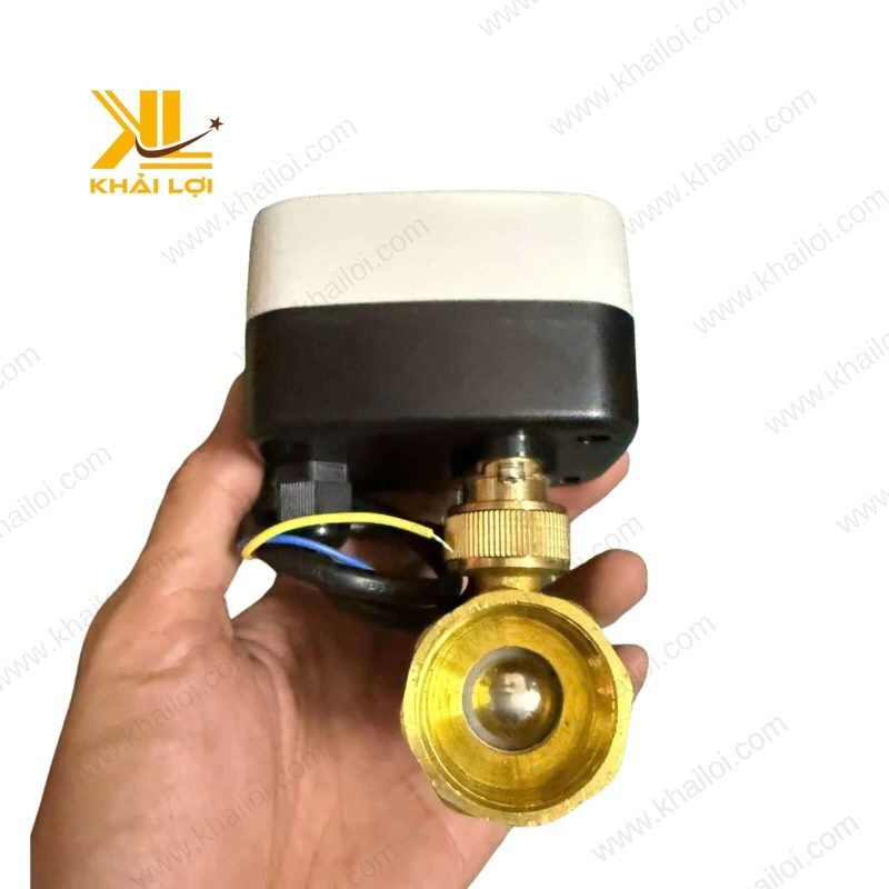 Hình ảnh Van Bi Điện Thau BVE từ thương hiệu Vật tư công nghiệp Khải Lợi, thiết kế hiện đại và chắc chắn.