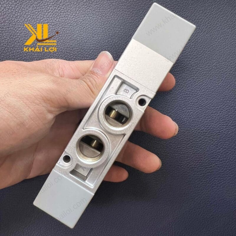 Van Kích Hơi Khí Nén STNC TG được chế tạo từ thép cao cấp, chống oxy hóa và chịu áp suất cao.