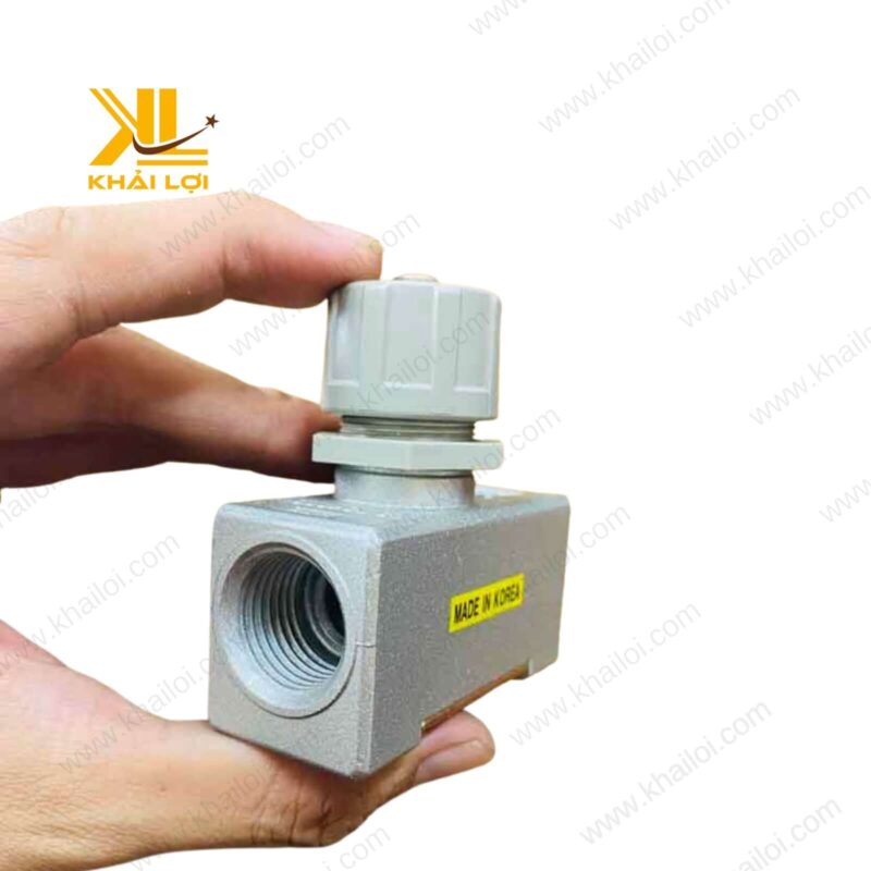 Hình ảnh lò xo bên trong Van Tiết Lưu SKP SAS, đảm bảo khả năng điều chỉnh ổn định.