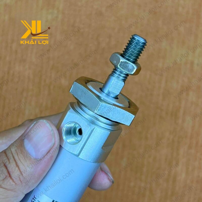Ứng dụng xi lanh khí nén hai đầu STNC TGMD TGMJ trong ngành chế tạo máy.