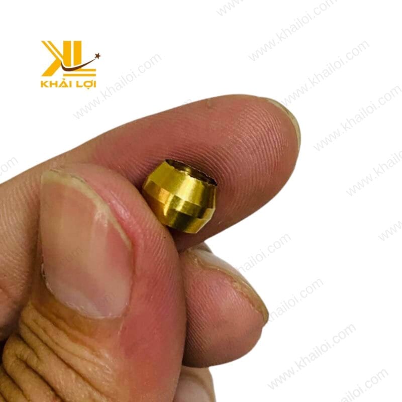 Hạt bắp nối ống đồng với thiết kế chắc chắn, sử dụng cho khí nén và nước.