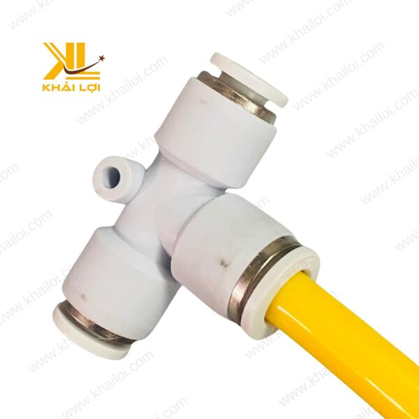 Cận cảnh sản phẩm Chữ T nối giảm khí nén STNC YPEW chịu áp suất cao, độ bền vượt trội.