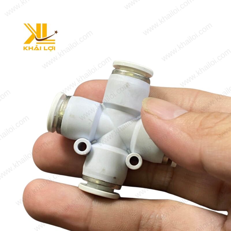 Sản phẩm Chữ Thập Nối Khí Nén STNC YPZA làm từ nhựa cao cấp, chống ăn mòn.
