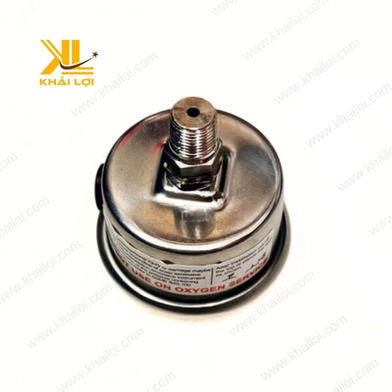 Cận cảnh chân ren 9.6mm của đồng hồ áp lực HOLLAND Y40 giúp kết nối dễ dàng.