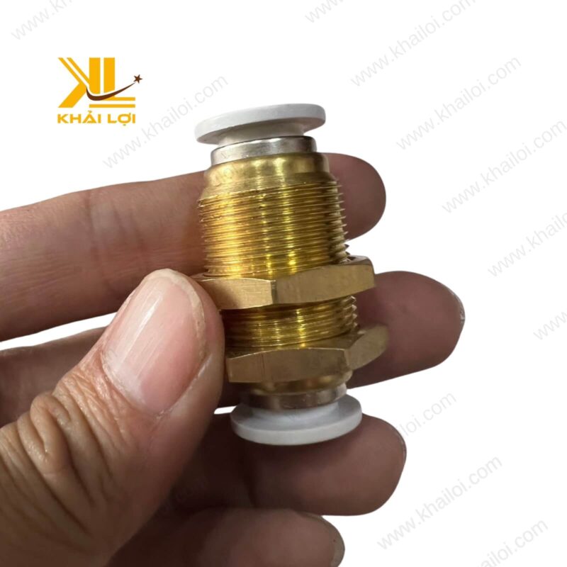 Nối Hai Đầu Ống Khí Siết Thành STNC YPM với thiết kế bền bỉ, chịu áp lực cao.