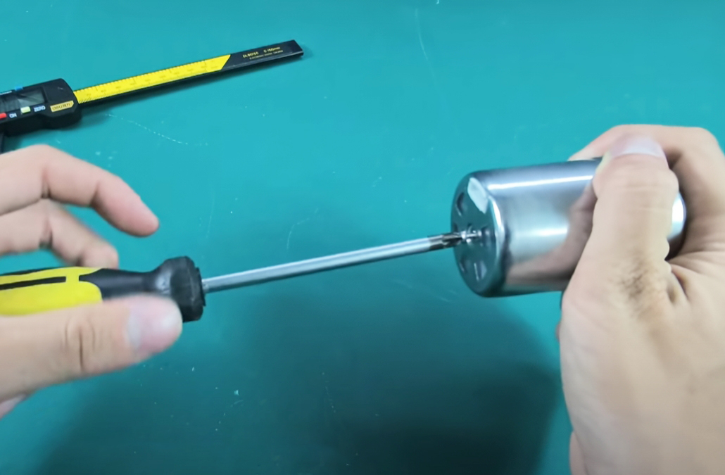 Phao Cơ Inox 304 Có Thực Sự Đáng Giá ?
