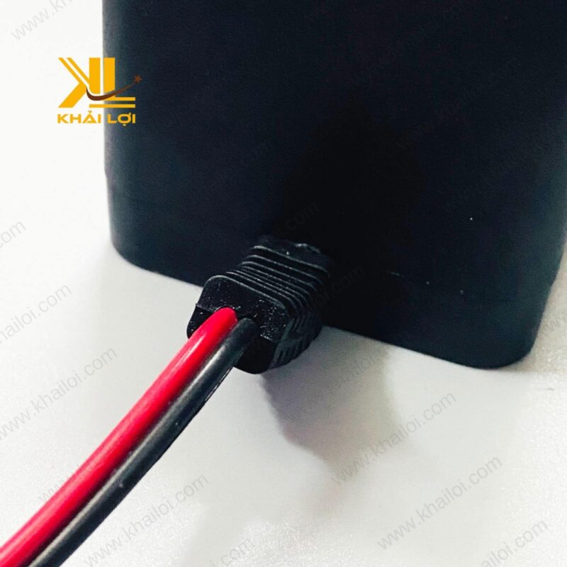 Bộ nguồn Adaptor 24V dành cho máy phun sương, hoạt động ổn định.