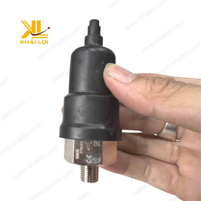 Mặt trước sản phẩm SNS QPF1 thiết kế nhỏ gọn, dễ lắp đặt.
