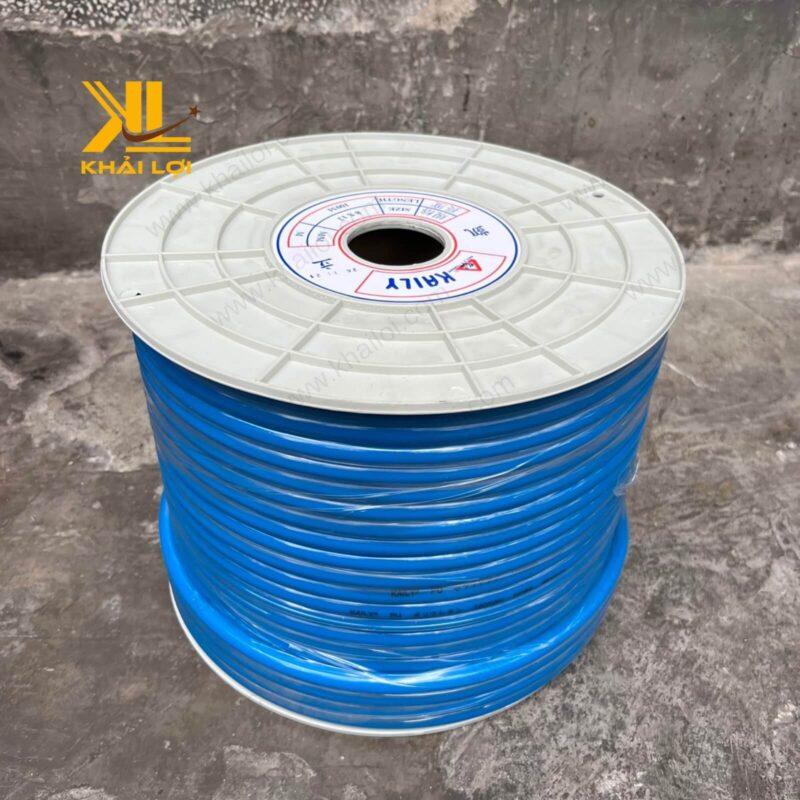 Cuộn ống PU KAILY màu xanh dương được trưng bày tại Khải Lợi.