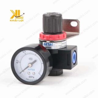 Cận cảnh núm xoay điều chỉnh áp suất trên van AIRTAC BR của Khải Lợi.
