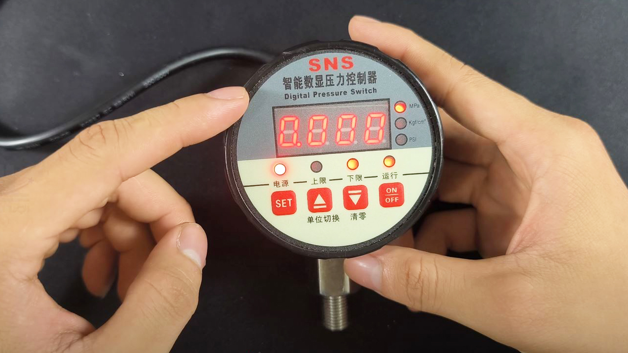 Đồng Hồ Áp Suất SNS YZ S80 Có Thực Sự Chính Xác?