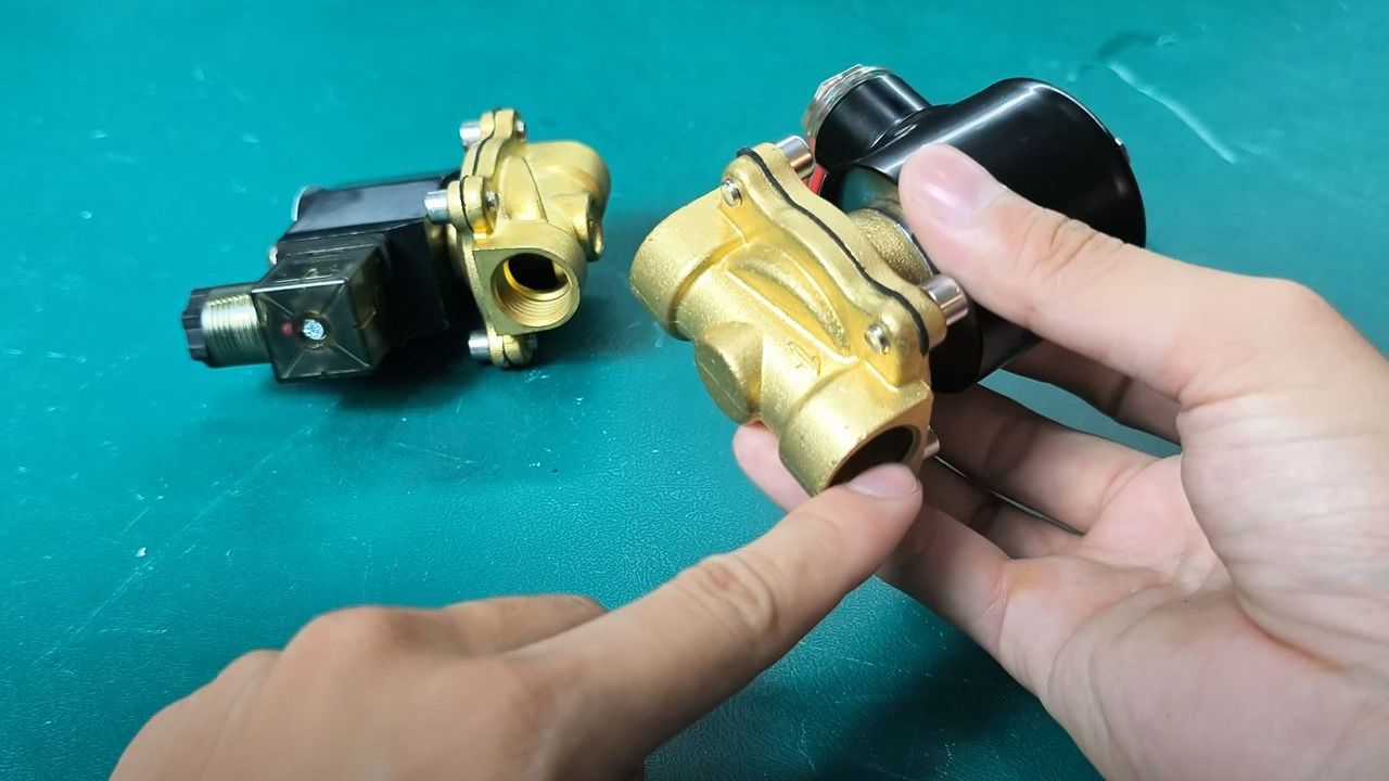 Van Điện Từ Hay Van Điều Khiển Điện