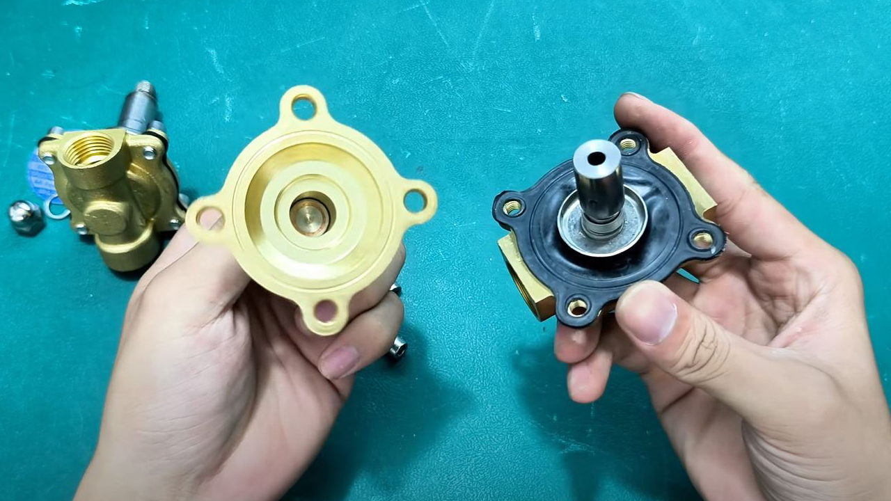 So Sánh Van Điện Từ UniD Và STNC