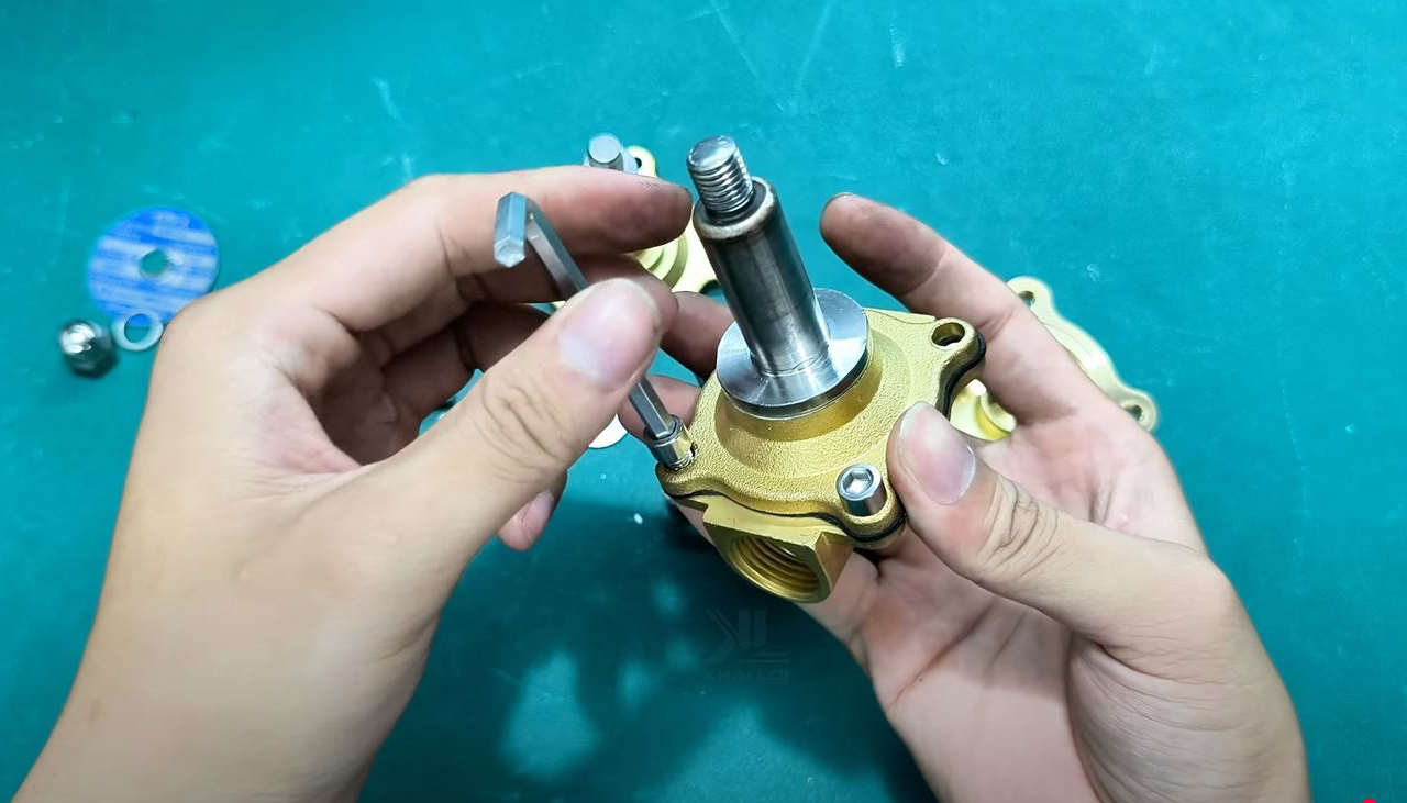 So Sánh Van Điện Từ UniD Và STNC