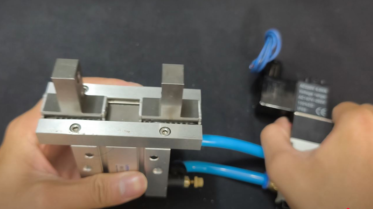 Trước khi mua xi lanh tay kẹp khí nén, bạn cần xác định rõ nhu cầu sử dụng để chọn sản phẩm phù hợp nhất.