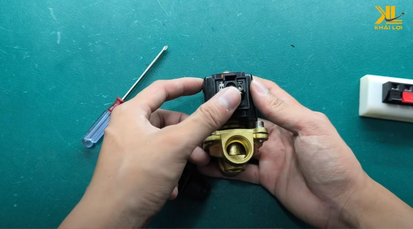 Xác định đúng điện áp và nối dây cẩn thận