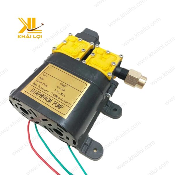 Máy bơm phun sương Zukui thiết kế nhỏ gọn, dễ dàng lắp đặt.