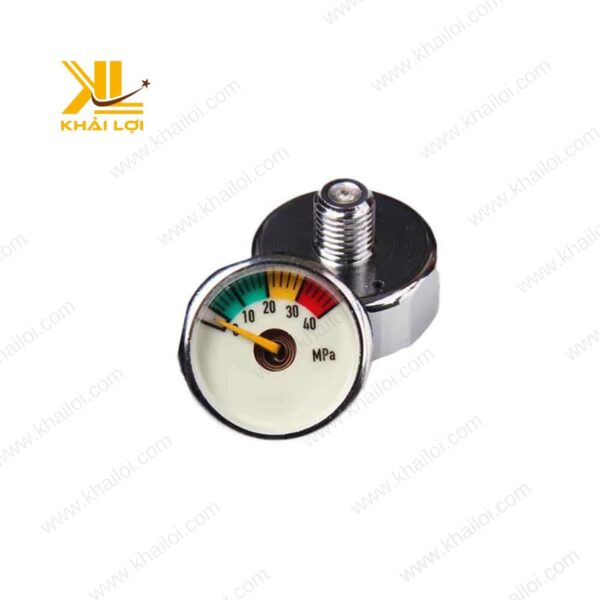 Cận cảnh mặt đồng hồ áp suất MPA với thang đo từ 5 đến 40 MPa – Vật tư công nghiệp Khải Lợi