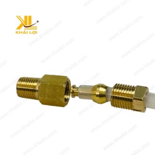 Sơ mi hạt bắp kết nối cùng hạt bắp và ống dẫn khí công nghiệp.