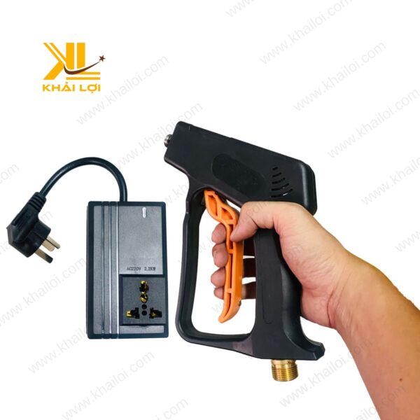 Súng rửa xe tự ngắt máy dây đai thiết kế chắc chắn.