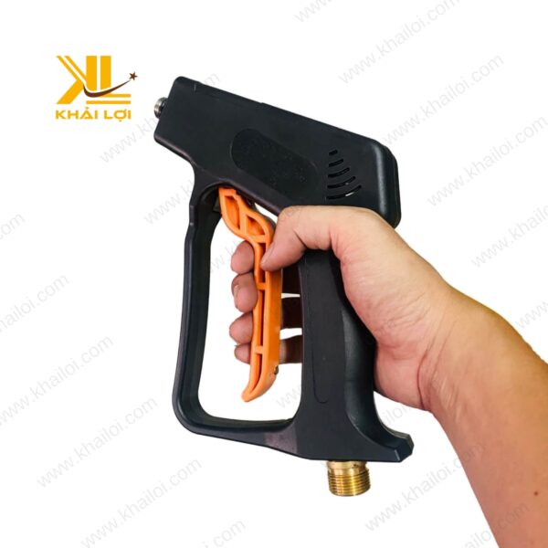 Cận cảnh đầu súng xịt rửa xe có ren 13.8mm đến từ Khải Lợi.