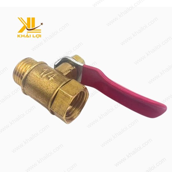 Cận cảnh van bi đồng hai đầu ren trong ngoài của Vật tư công nghiệp Khải Lợi.