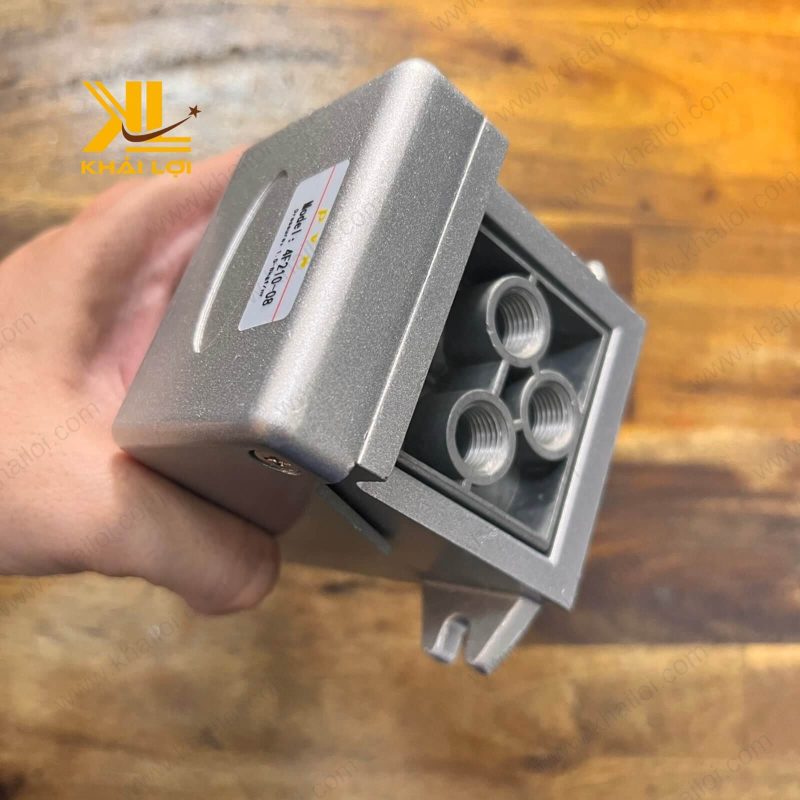 Van 4F210-08 STNC, ren 1/4", kim loại chống gỉ, bền bỉ.