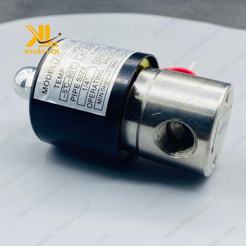 Cận cảnh cuộn coil của van điện từ inox Khải Lợi