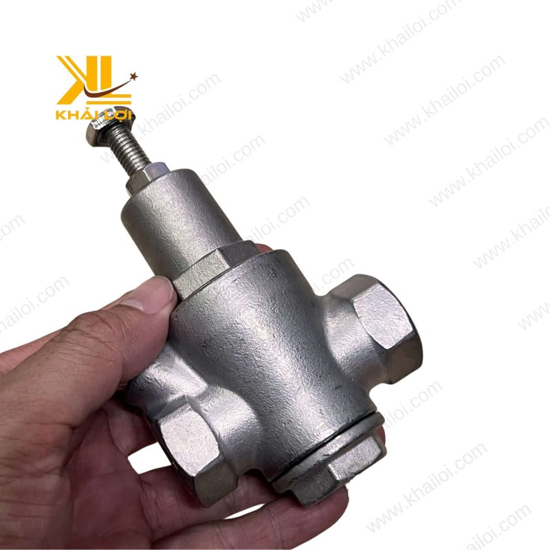 Van giảm áp nước inox DN15, lắp đặt dễ dàng.
