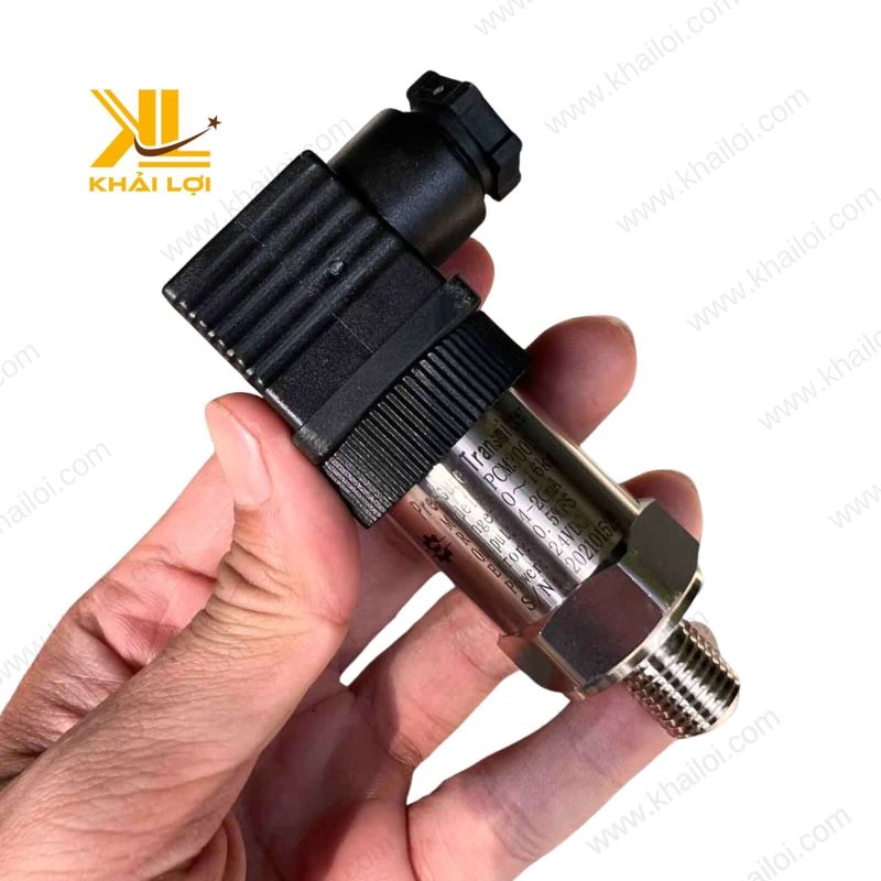 Cảm Biến Áp Suất PCM300D DKC làm từ thép không gỉ.
