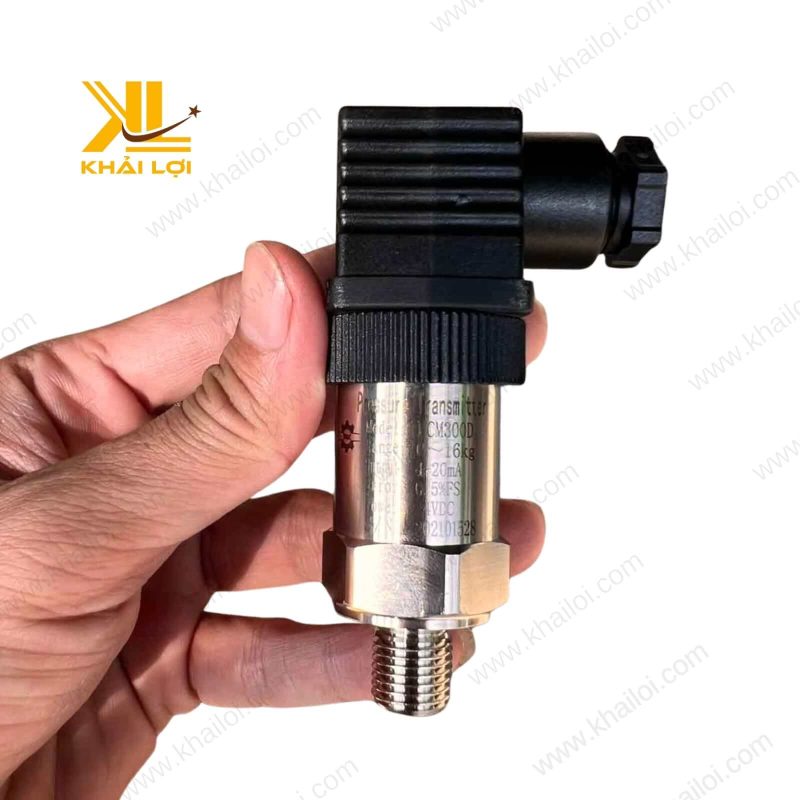 Cảm Biến Áp Suất PCM300D DKC với đầu nối đen.