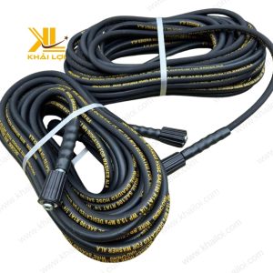 Dây Rửa Xe màu đen chịu nhiệt tốt.