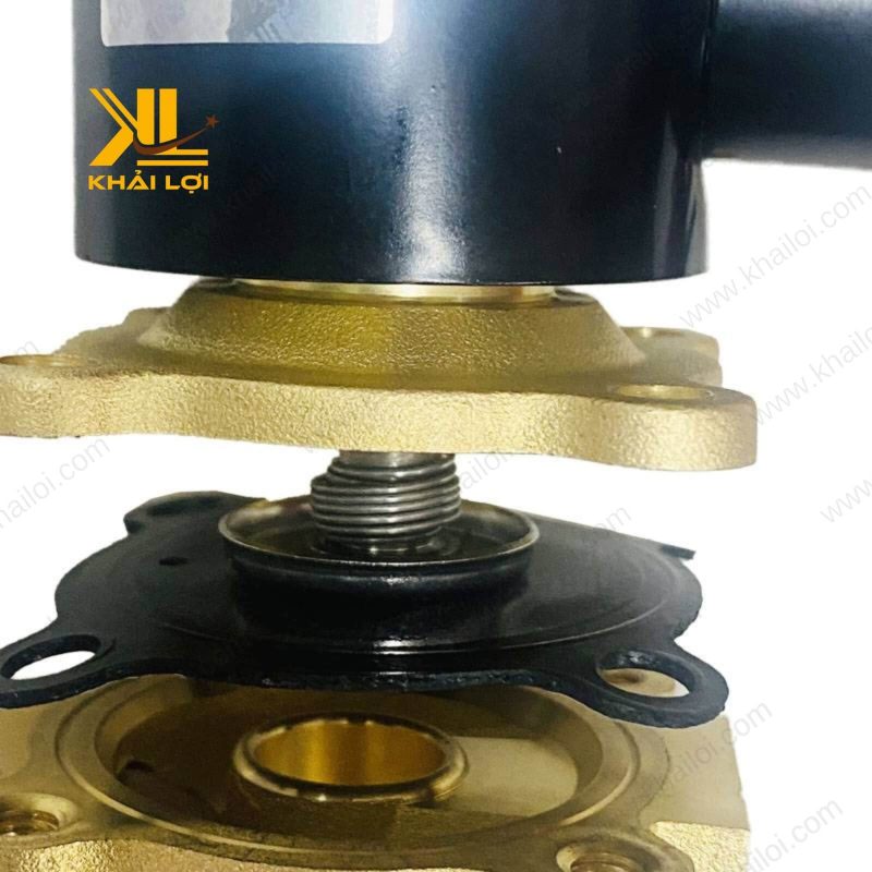 Hình ảnh Màng Van Điện Từ trong công nghiệp sản xuất.