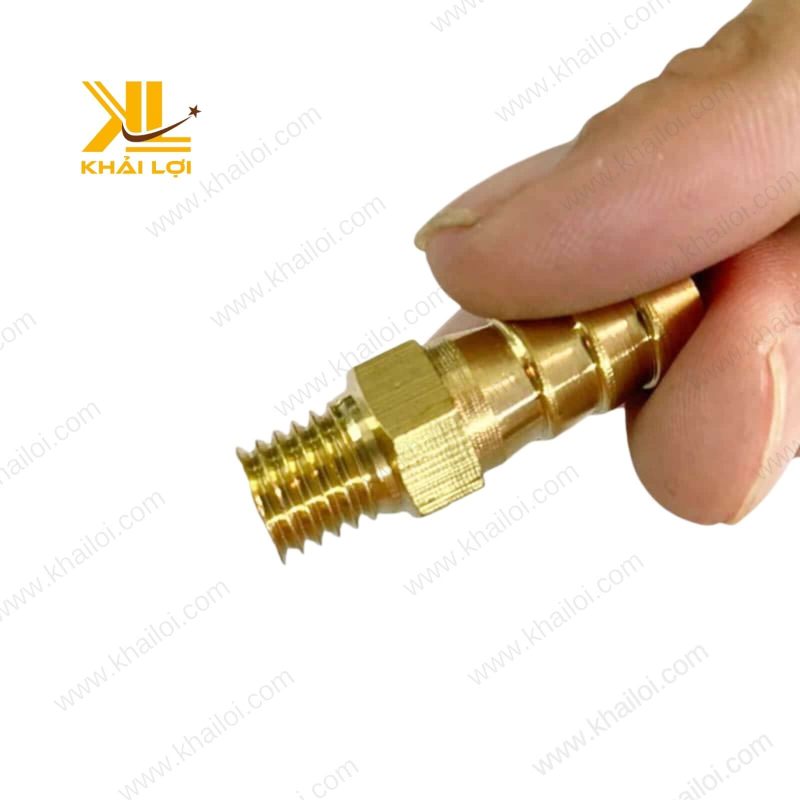 Hình ảnh Nối Đồng Đuôi Chuột Ren TO trong hệ thống cấp nước sạch.
