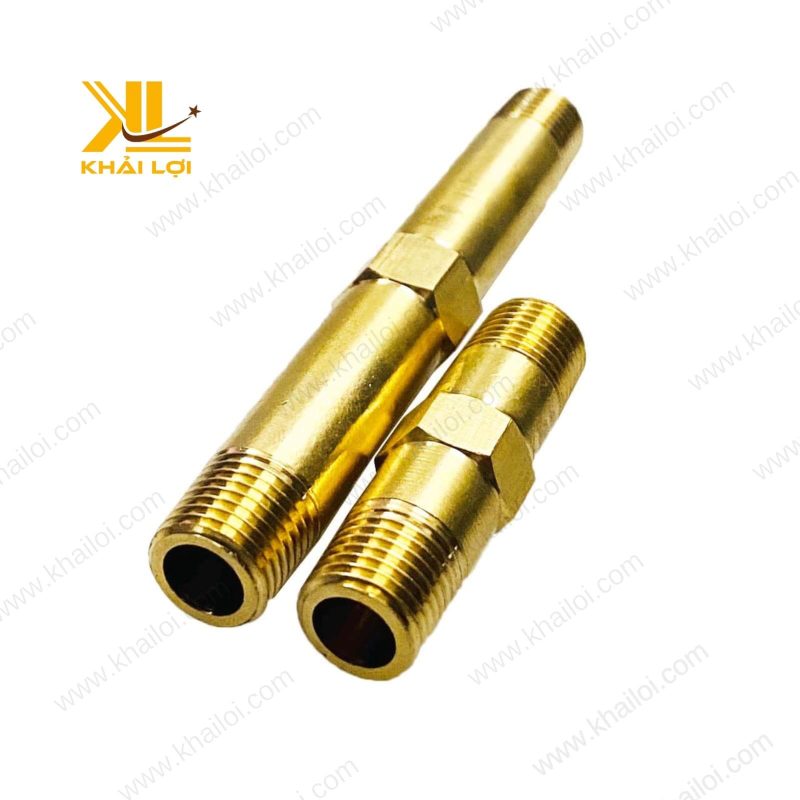 Ống Ren Thau làm từ đồng thau sáng bóng.