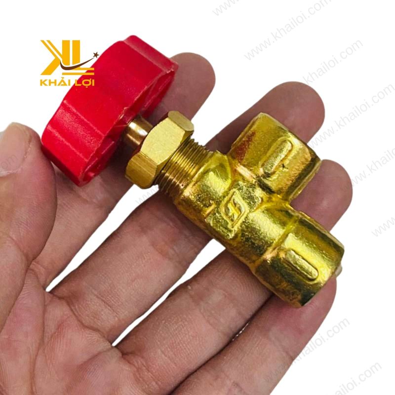 Van kim đồng tay nhựa vặn tiện lợi.